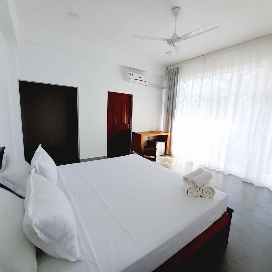 Zodiak Hotel Tangalle Exterior photo